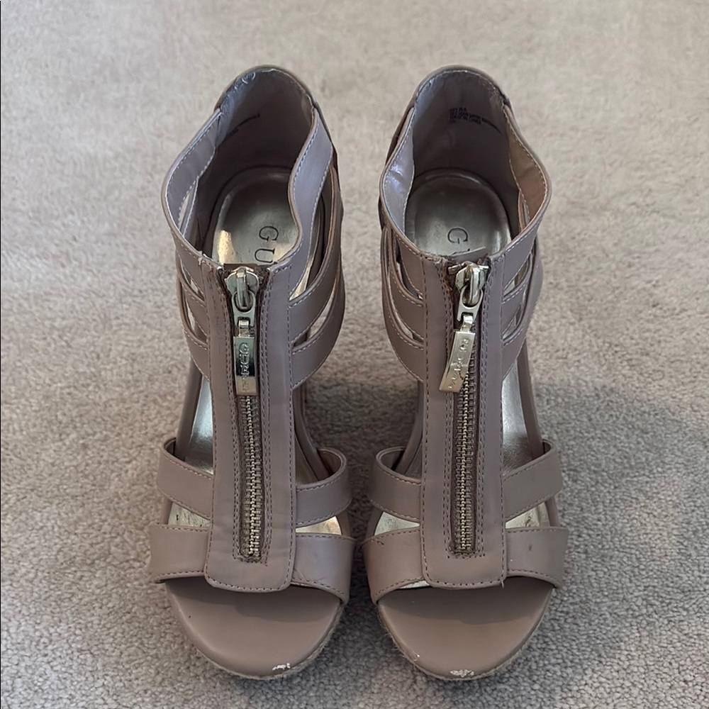 GUESS Women's Tan Zipper Sandals